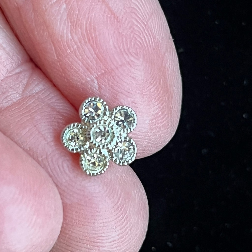 Daisy Flower Rhinestone Post Earrings - Picture 6 of 7